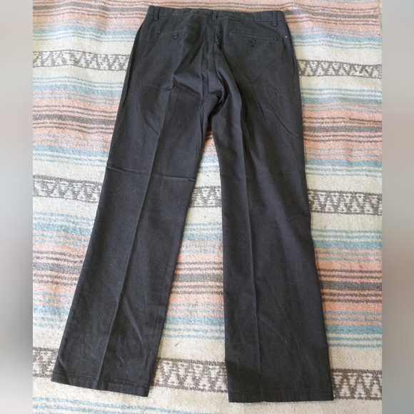 Men's GAP Khakis - Picture 2 of 3